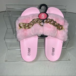 Ladies slides/sandals